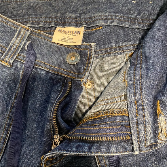 Magellan Sportswear cropped denim jeans, size 2 - Picture 9 of 11